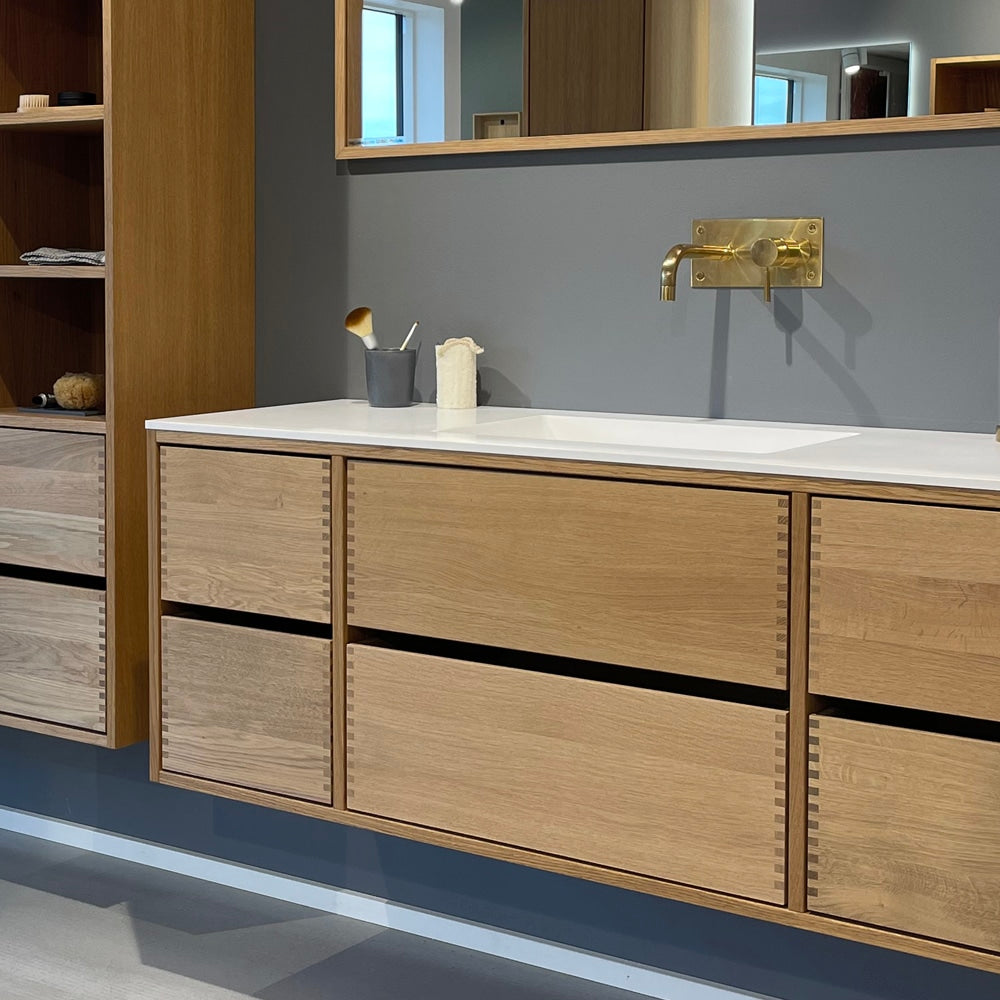 Detaljer på snedkermøbel