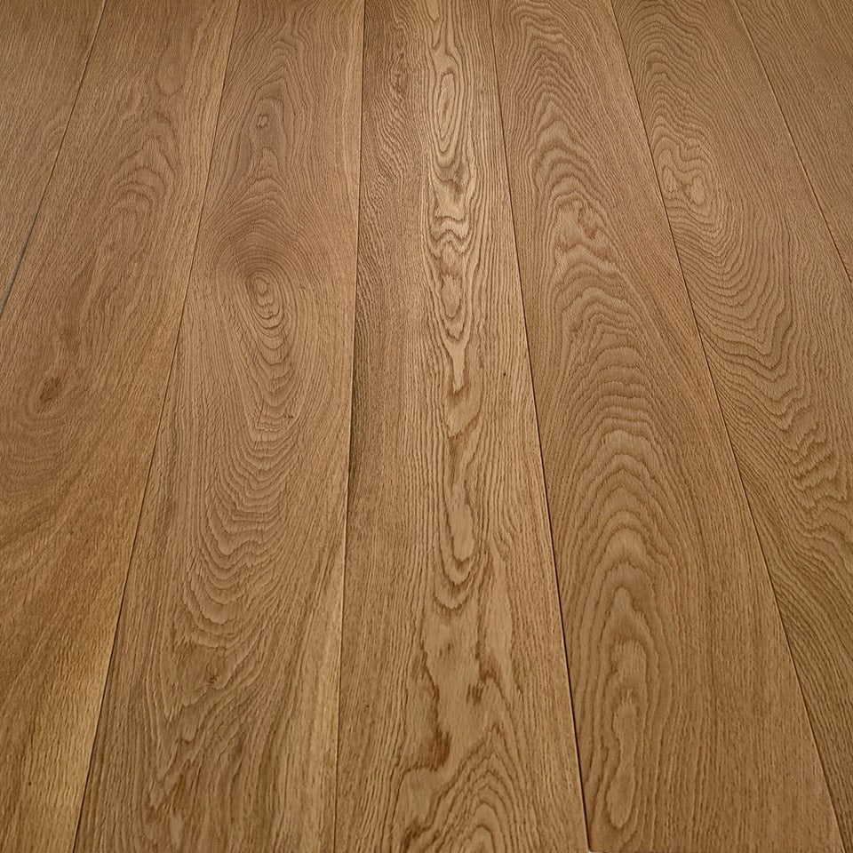 Eg eksklusivt trægulv i planker mat lak natursortering