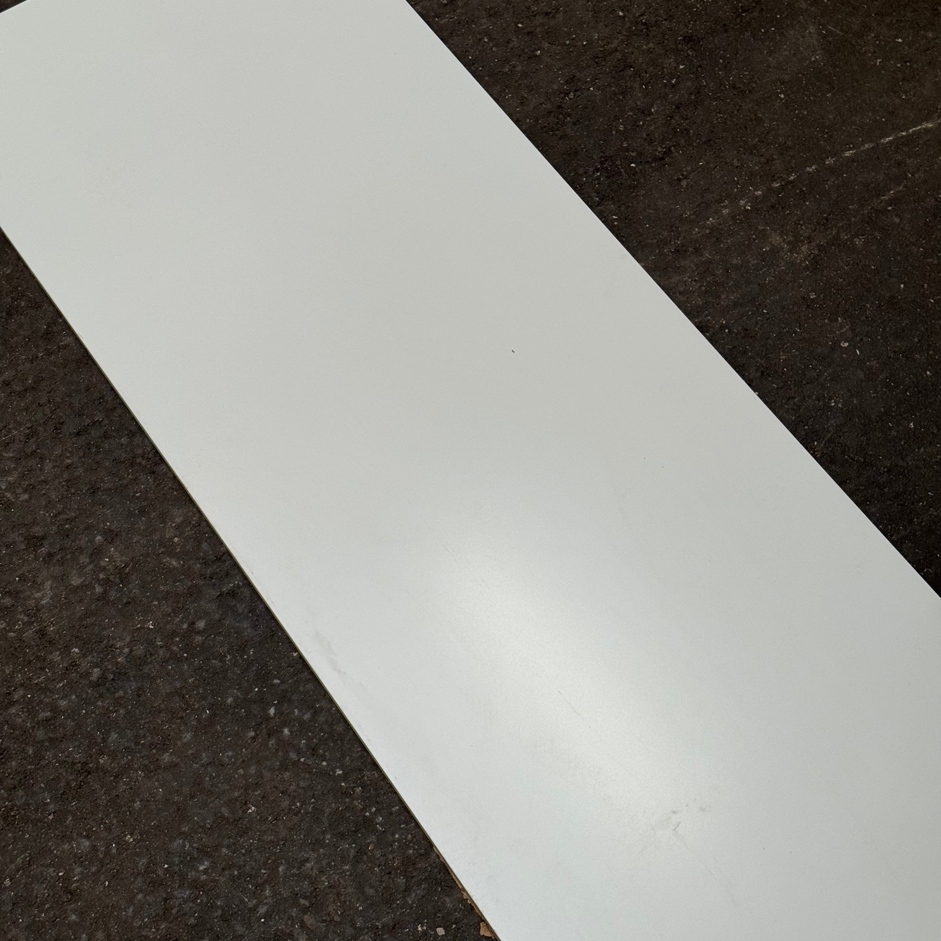 Hvid mat vægflise - 45 x 120 cm (12,83 m2)