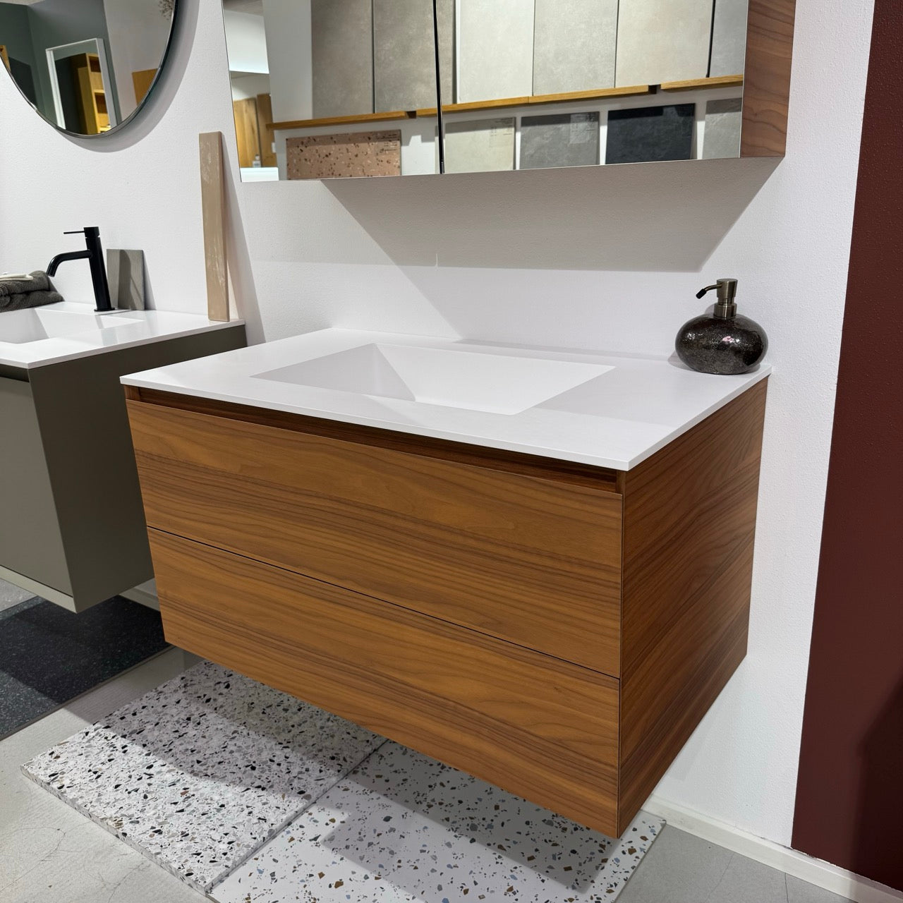 Outlet - Enzo 90 cm badmøbel inkl. spejlskab - Udstillingsmodeller