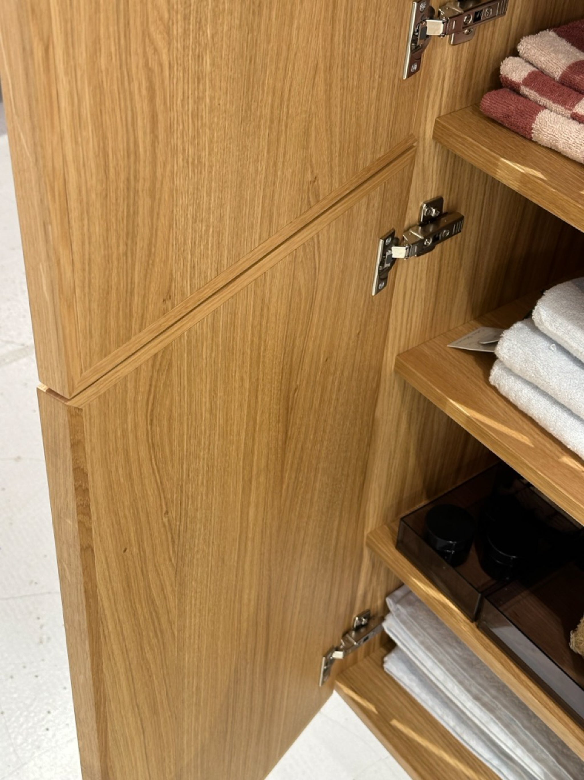 Shaker højskab med låger 40 x 156 cm