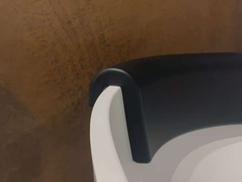 Nakkepude til badekar med rund karkant