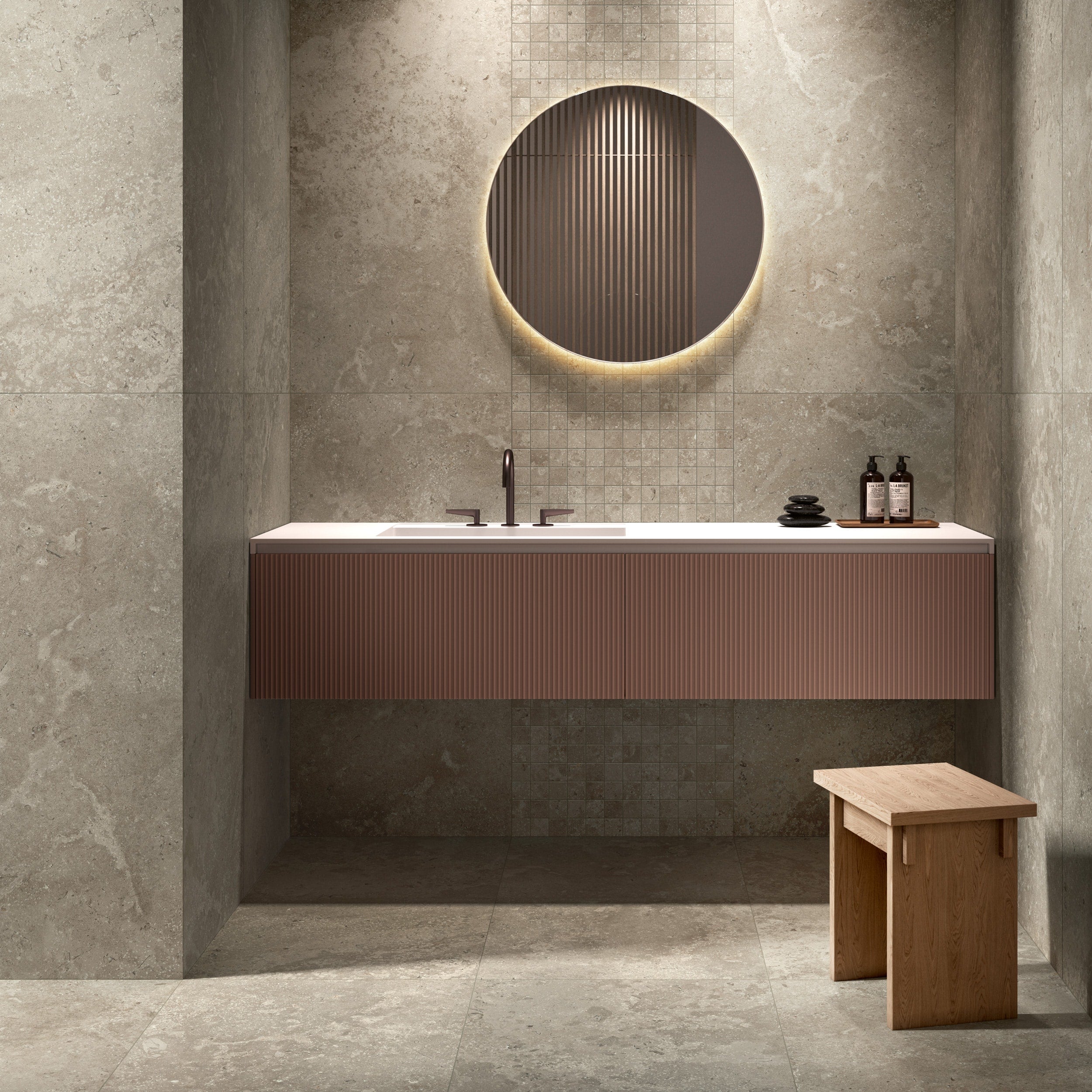 Times fliseserie til gulv og væg i farven taupe