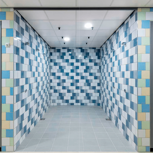 AB flisen i farverne Blue i Light, Medium og Dark