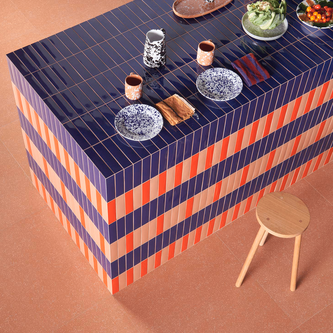 App flisen i farverne Ocean, Lobster og Tangerine