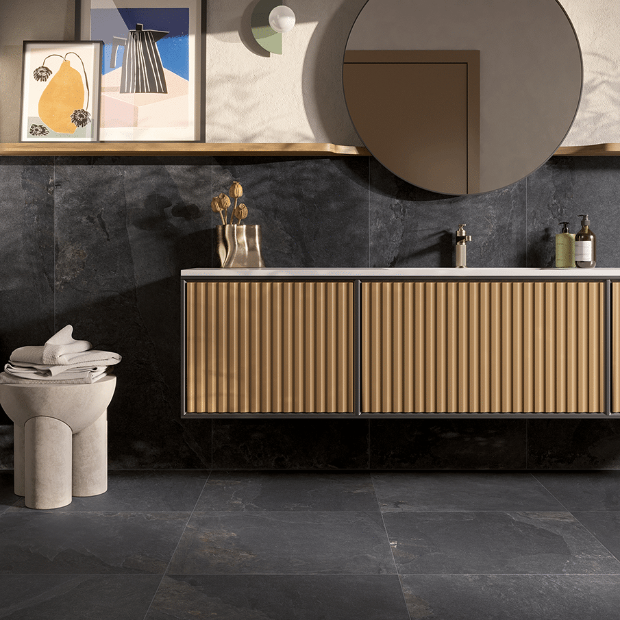 Yon flisen i farven Black