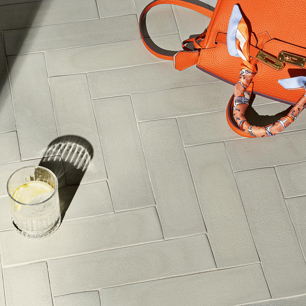 Solid flisen i farven Silver