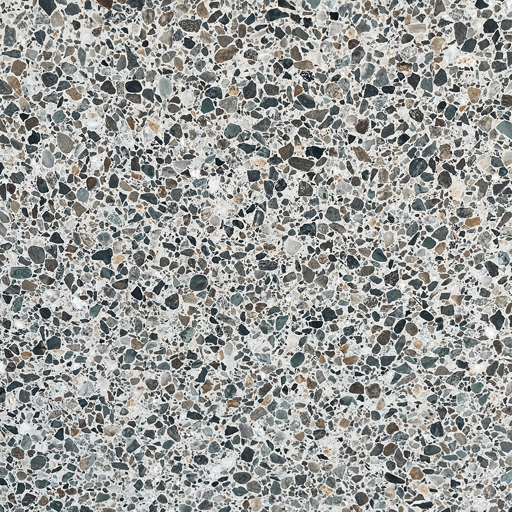Terrazzo 1620 med grøn og naturfarvet mix Sokkelkant