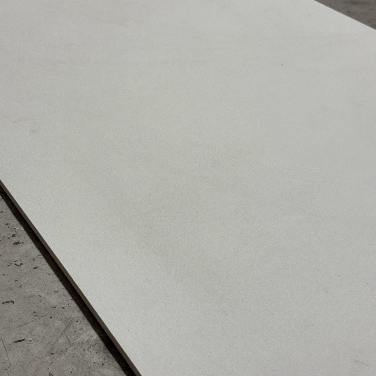 Pigmenta White - 60 x 120 cm (8,64 m2)