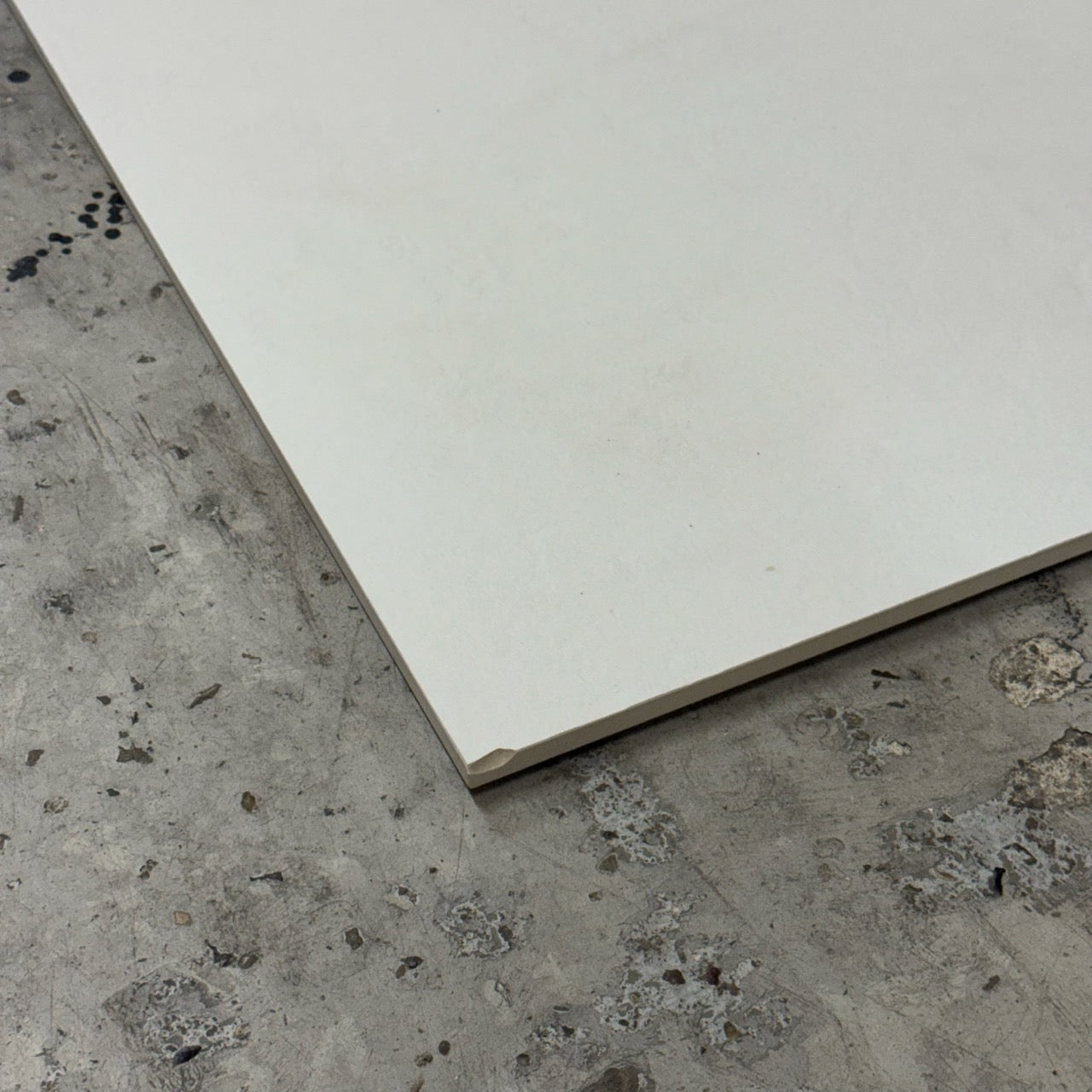 Pigmenta White - 60 x 120 cm (8,64 m2)