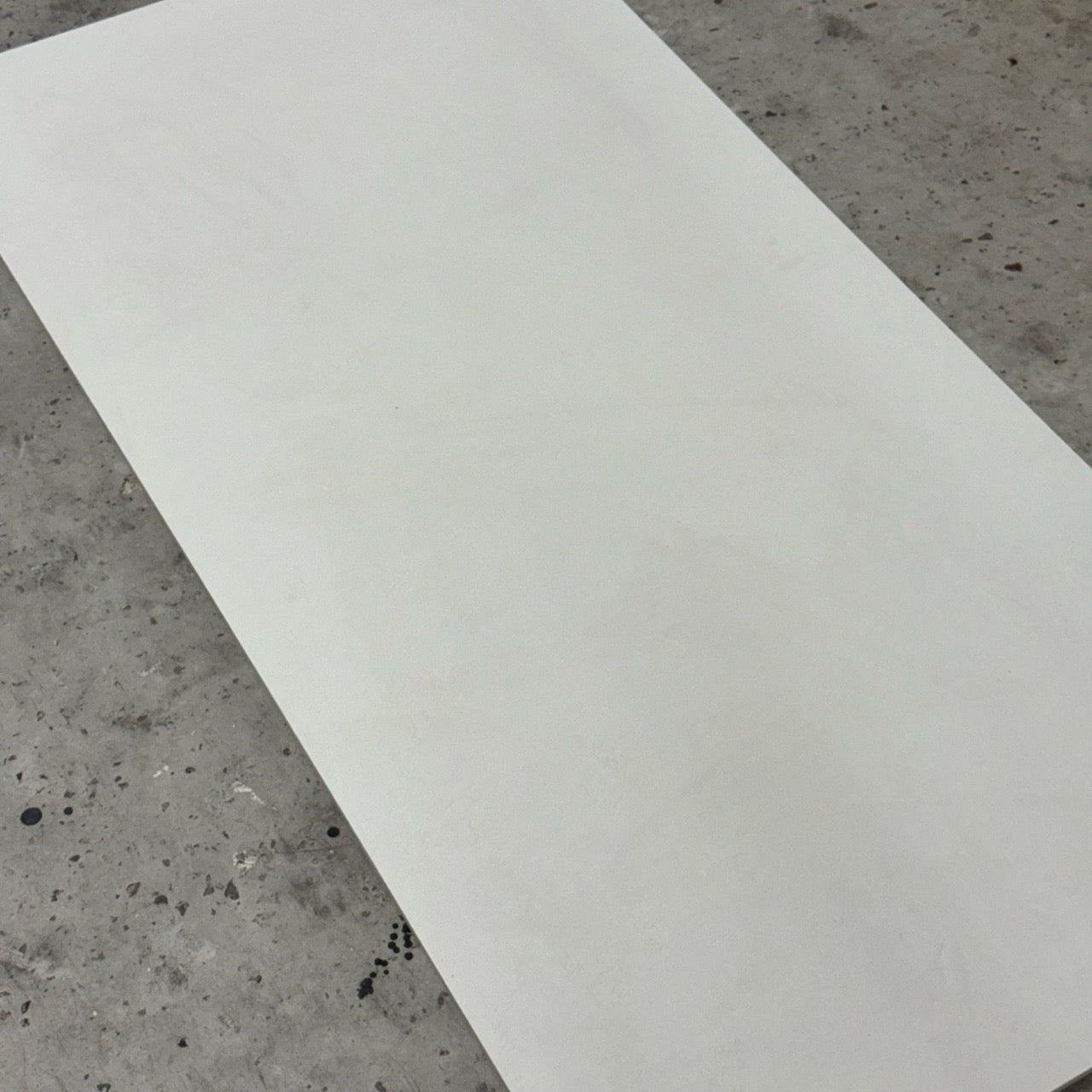 Pigmenta White - 60 x 120 cm (8,64 m2)