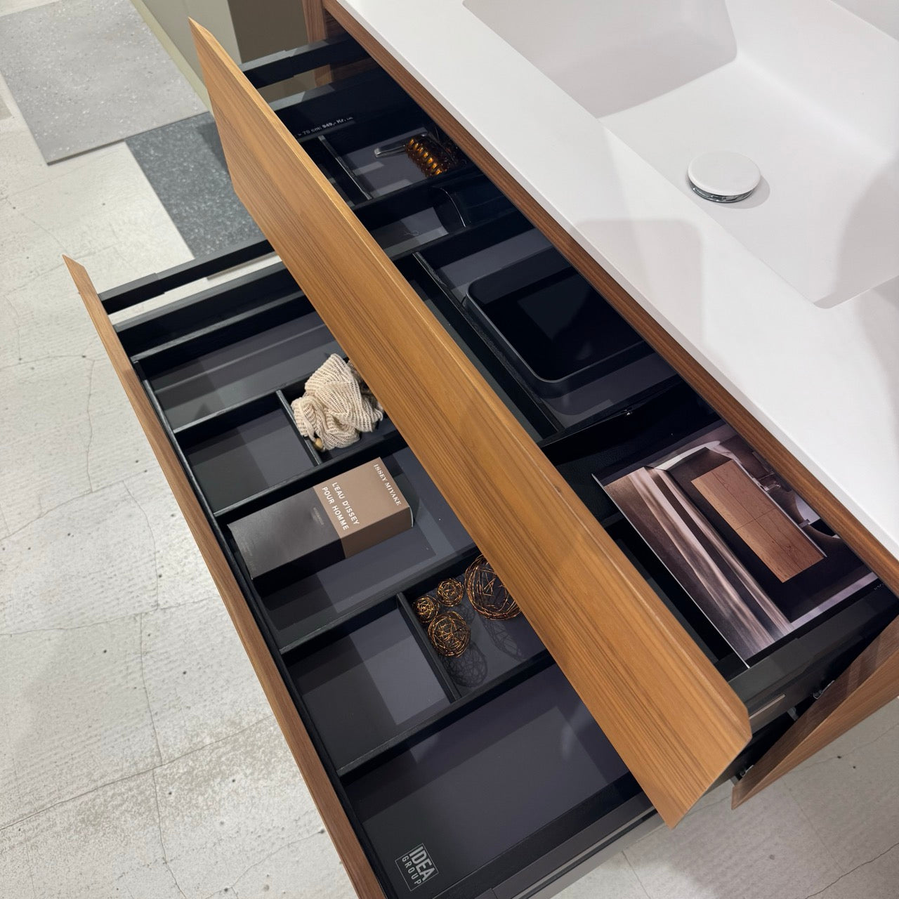 Outlet - Enzo 90 cm badmøbel inkl. spejlskab - Udstillingsmodeller