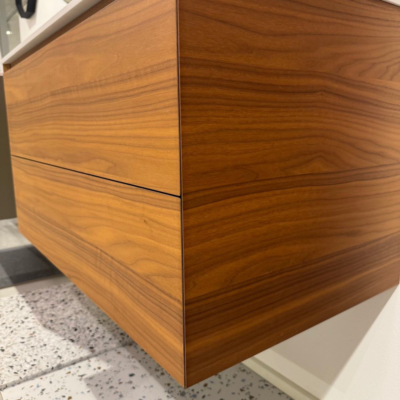 Outlet - Enzo 90 cm badmøbel inkl. spejlskab - Udstillingsmodeller