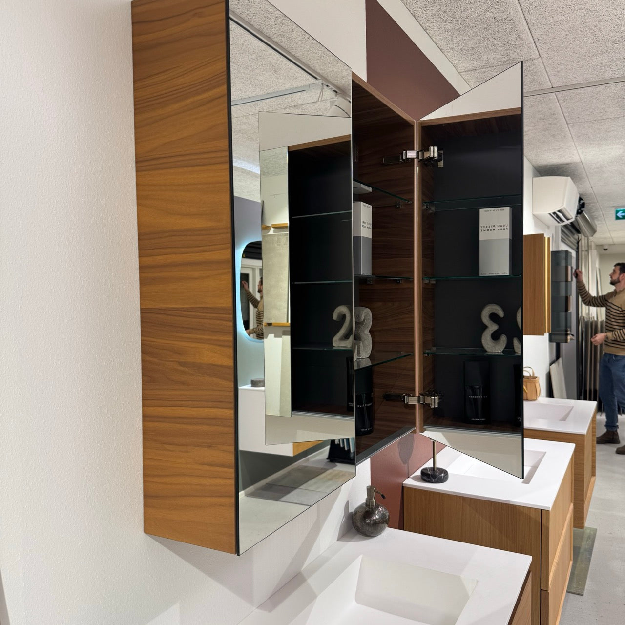 Outlet - Enzo 90 cm badmøbel inkl. spejlskab - Udstillingsmodeller