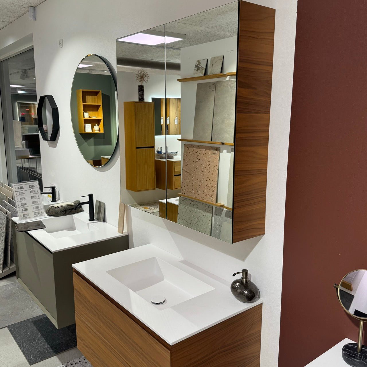 Outlet - Enzo 90 cm badmøbel inkl. spejlskab - Udstillingsmodeller