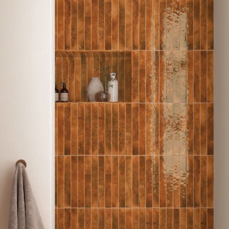 aflang blank vægflise i rød orange farve