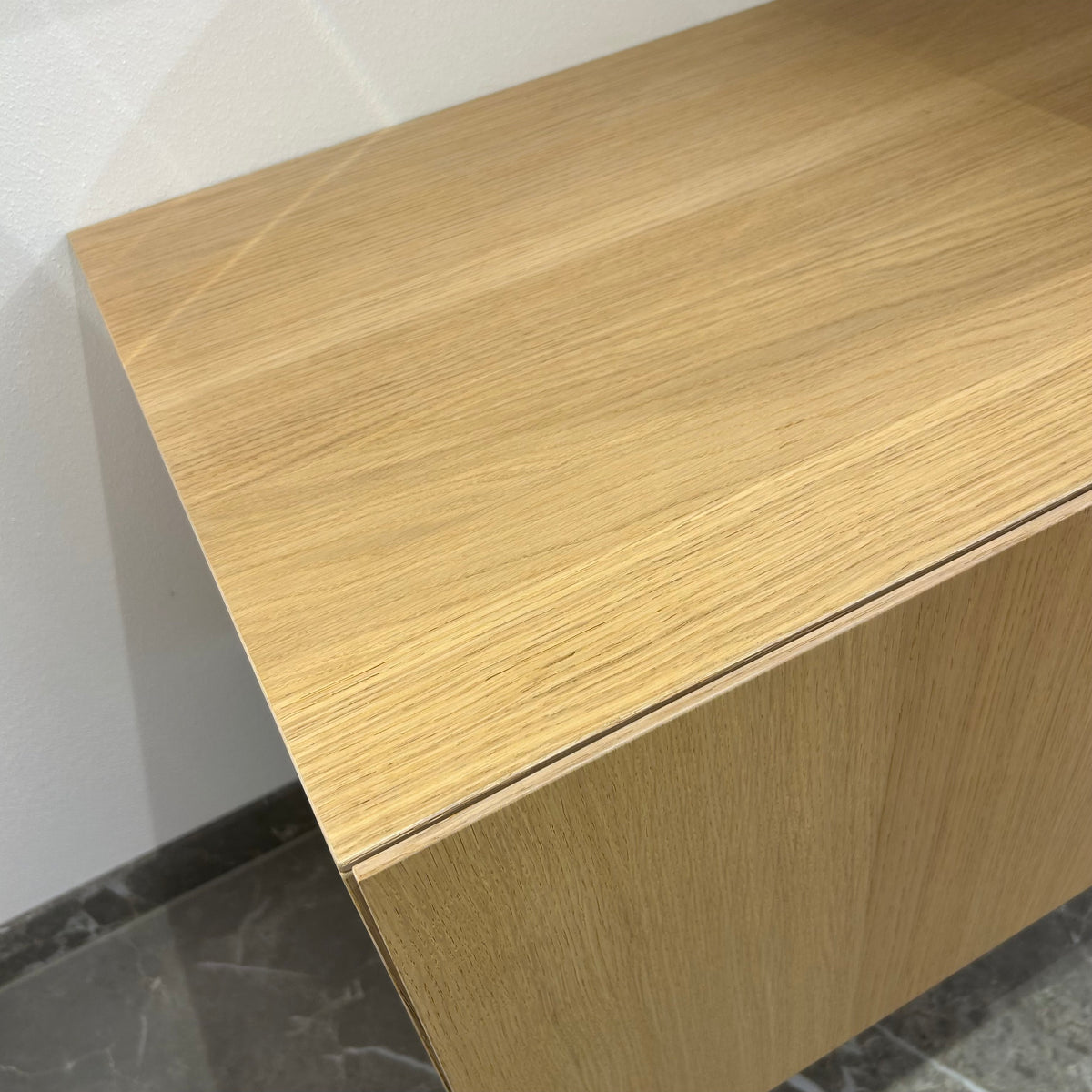 OUTLET - Rovere Naturale Møbelsæt med Væghængt Vask & Opbevaringsskabe