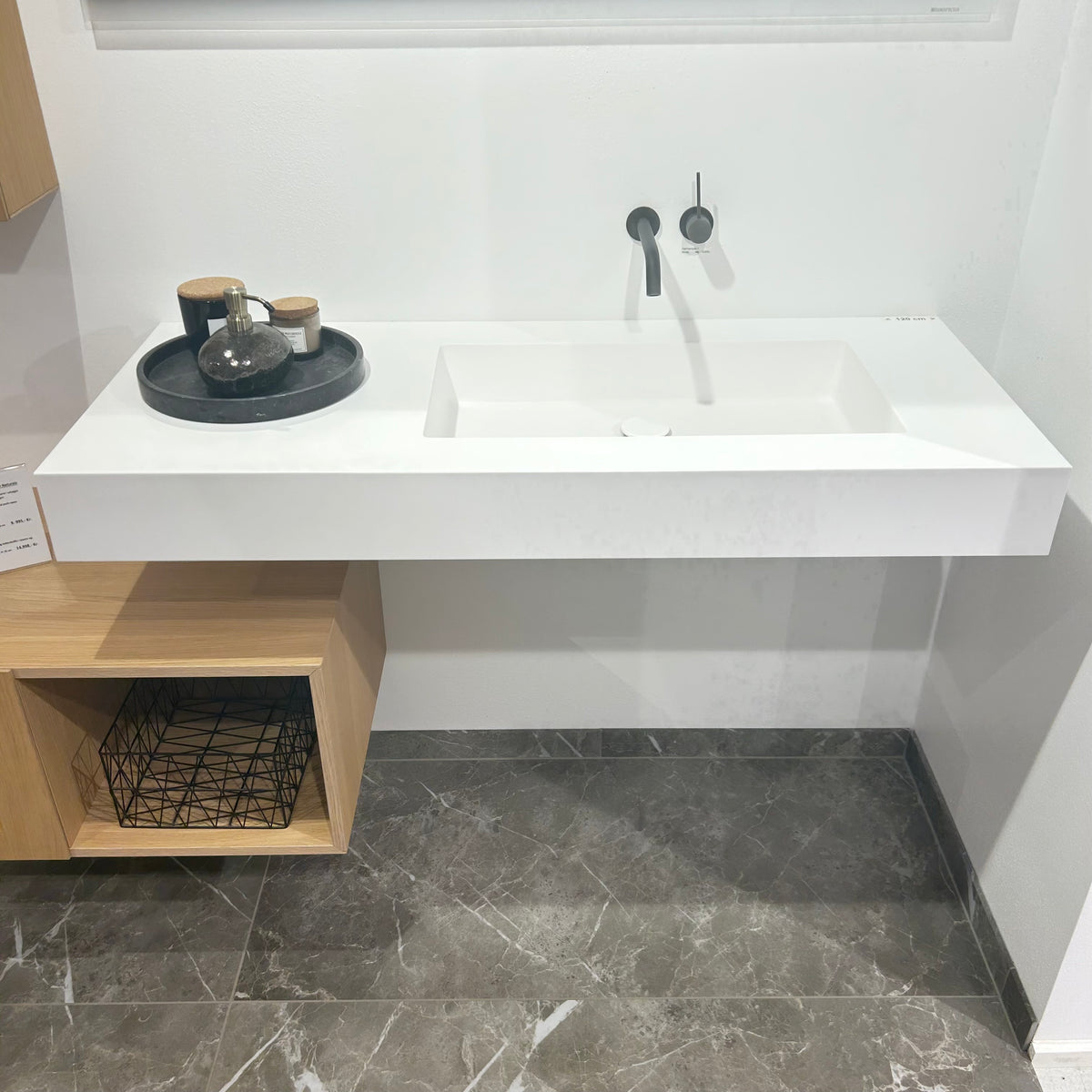 OUTLET - Rovere Naturale Møbelsæt med Væghængt Vask & Opbevaringsskabe