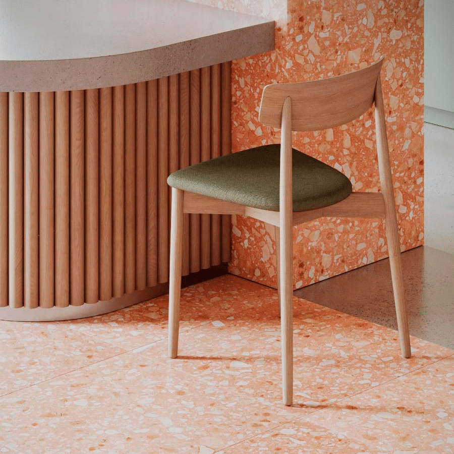 Terrazzo Classico 1.A med lyserødt mix Sokkelkant