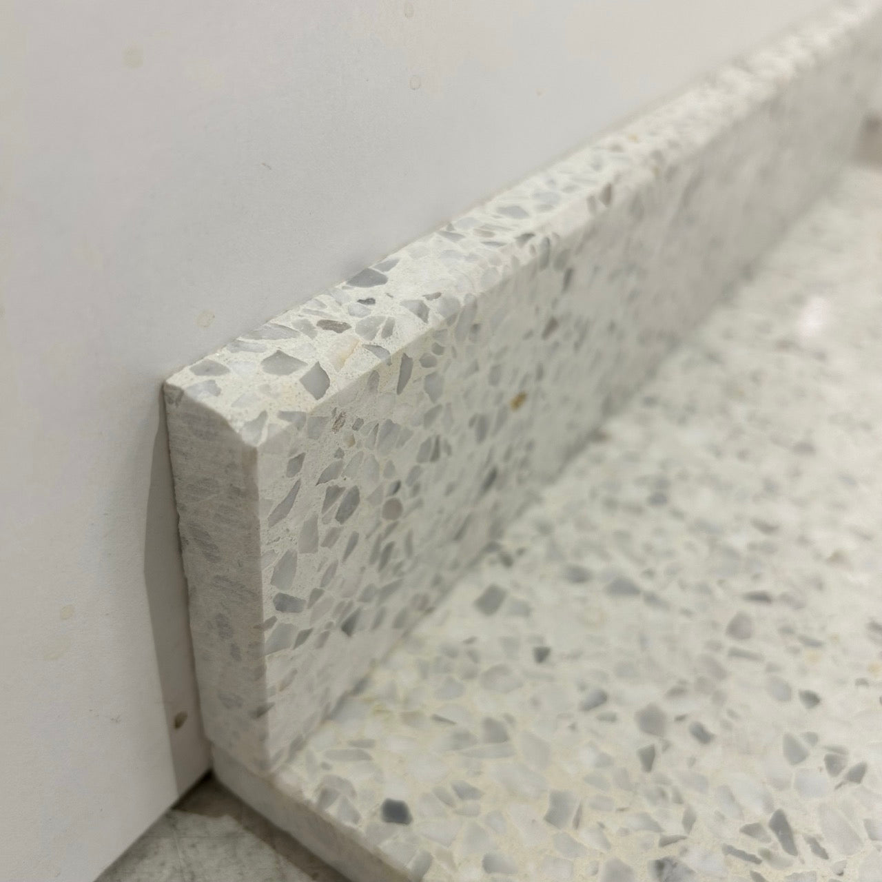 Terrazzo 1110 – 7,5 x 40 cm Sokkelkant