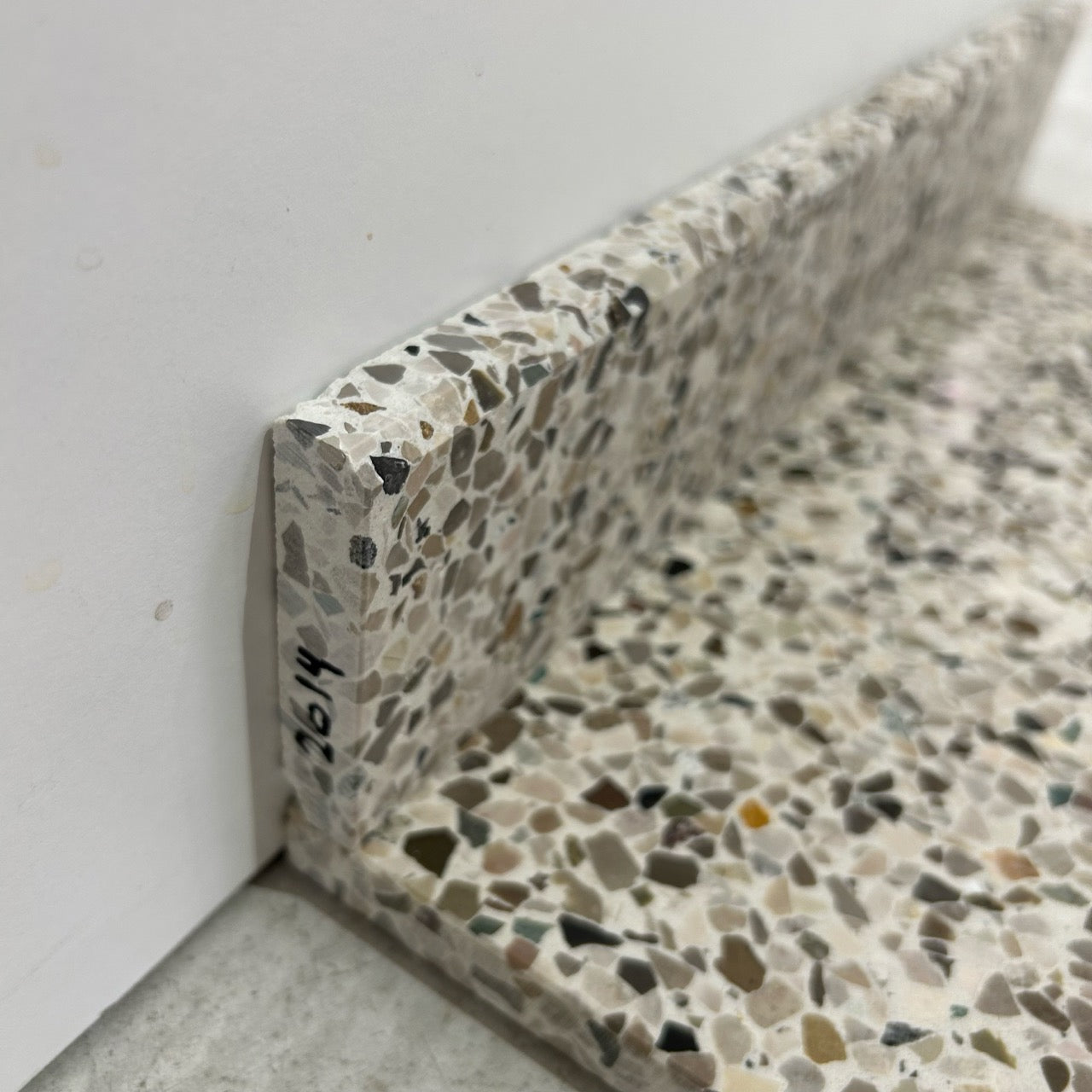 Terrazzo 1420 – 7,5 x 40 cm Sokkelkant