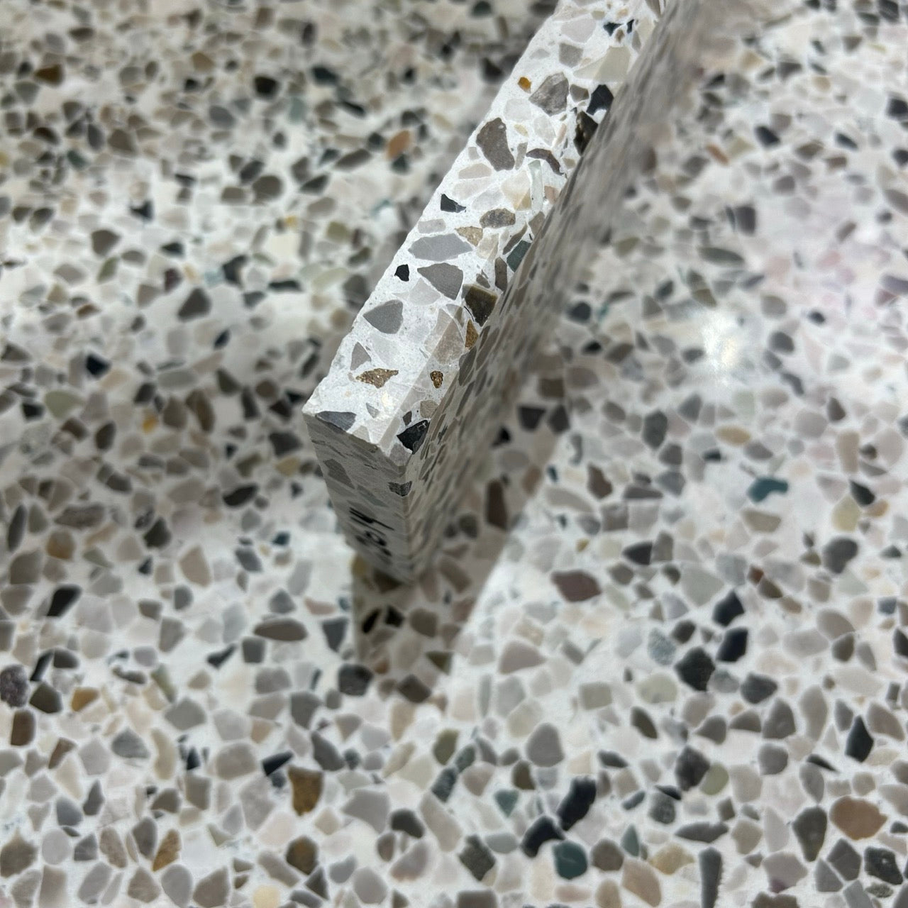 Terrazzo 1420 – 7,5 x 40 cm Sokkelkant