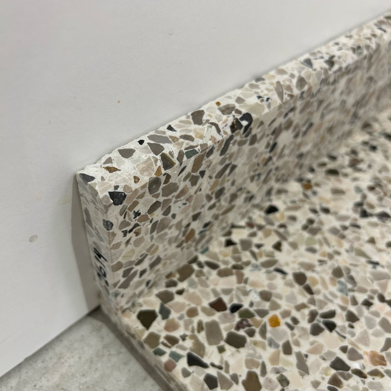Terrazzo 1420 – 7,5 x 40 cm Sokkelkant