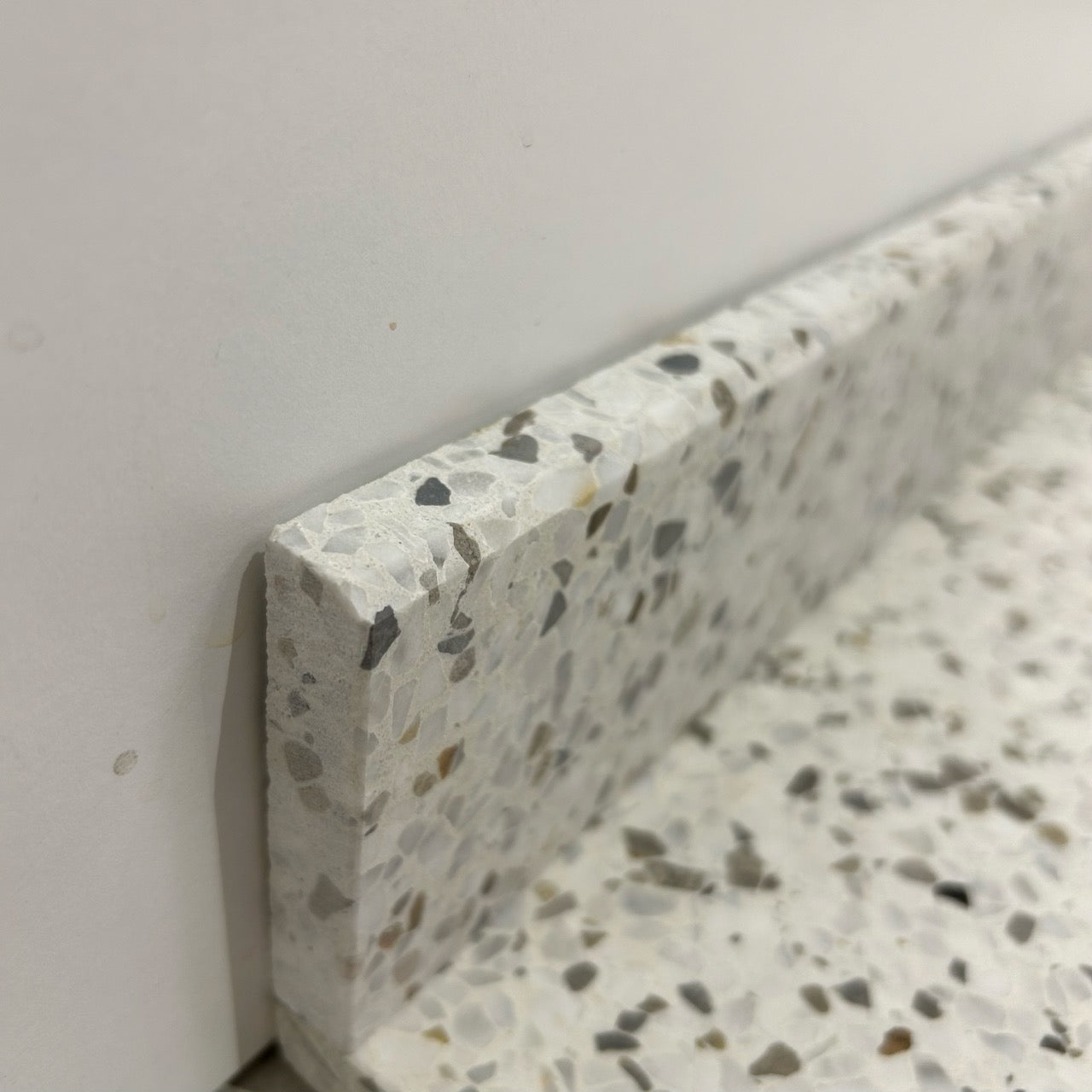 Terrazzo 1803 – 7,5 x 40 cm Sokkelkant