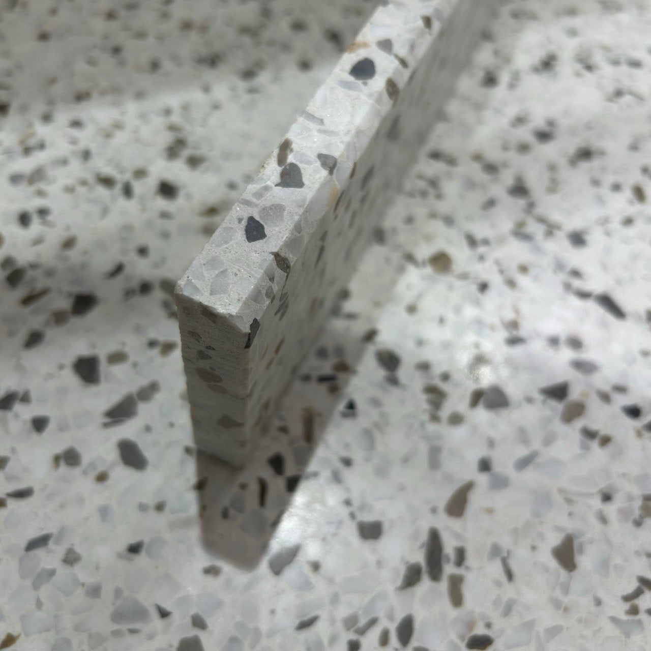 Terrazzo 1803 – 7,5 x 40 cm Sokkelkant