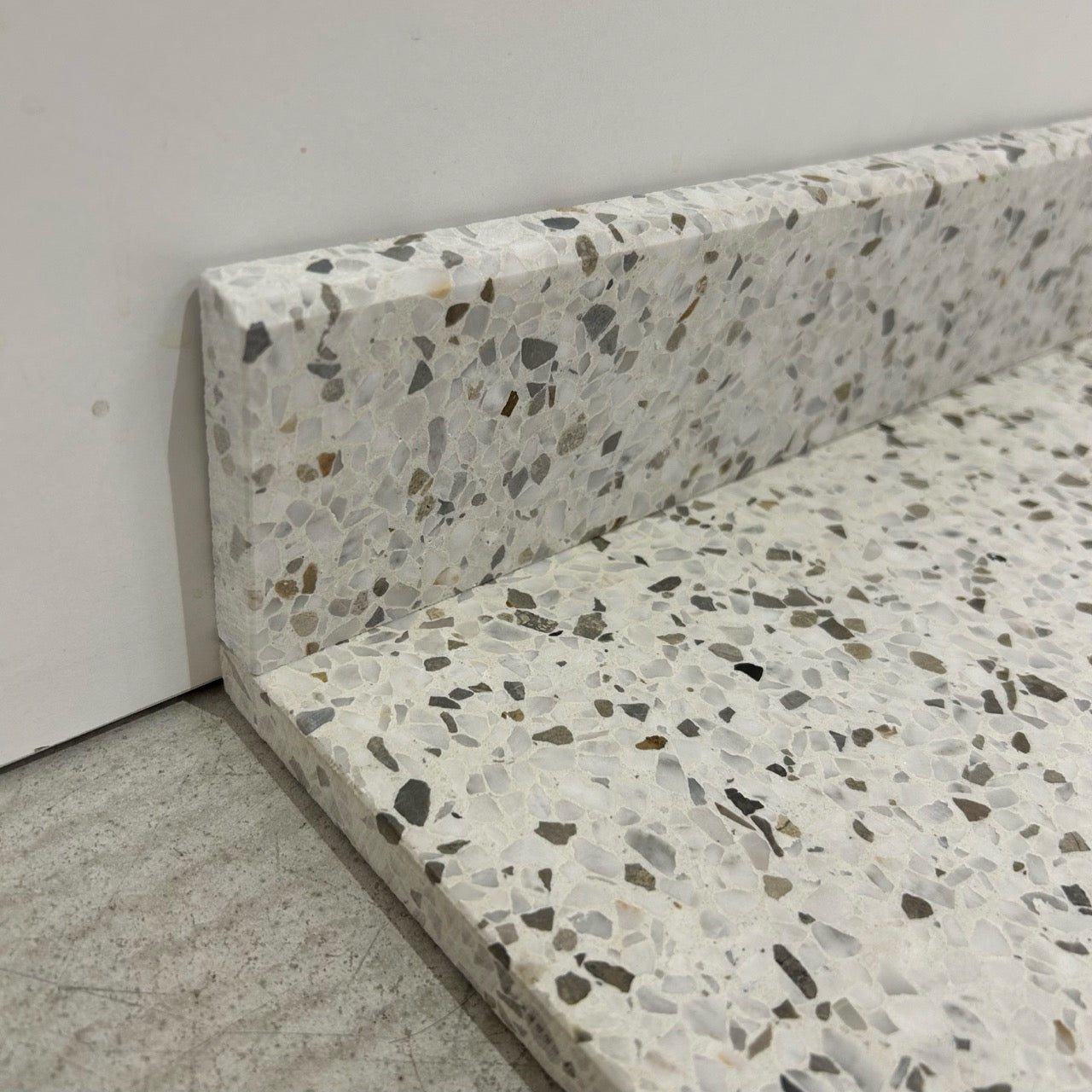 Terrazzo 1803 – 7,5 x 40 cm Sokkelkant