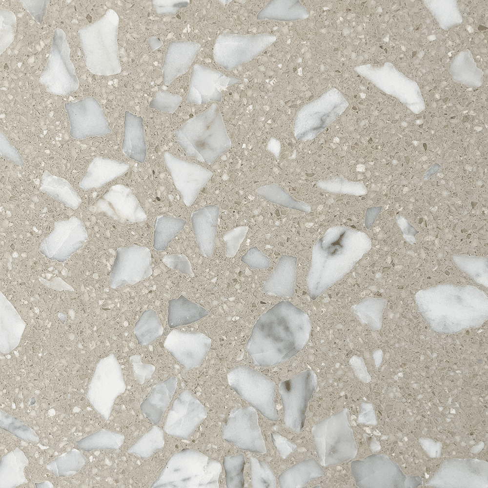 Terrazzo Raw 050 med hvide sten Sokkelkant